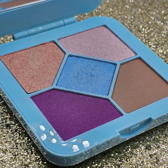 Lime Crime Bubblegum Pocket Candy Eyeshadow Palette - Picture 6 of 6